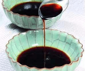 避免糖色炒苦炸锅的技巧