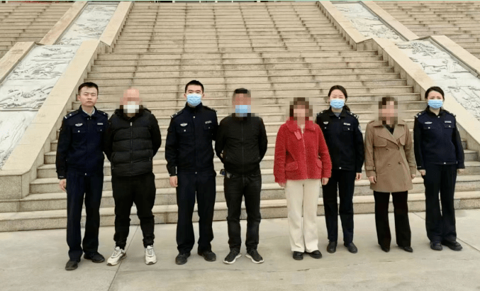 山晚早新闻丨多地出现类似新冠、流感患者<strong></p>
<p>对公外汇账户</strong>，原来是这种病；山西警方打掉贩卖对公账户团伙​；与虎同住1小时奖励10万元？紧急叫停！
