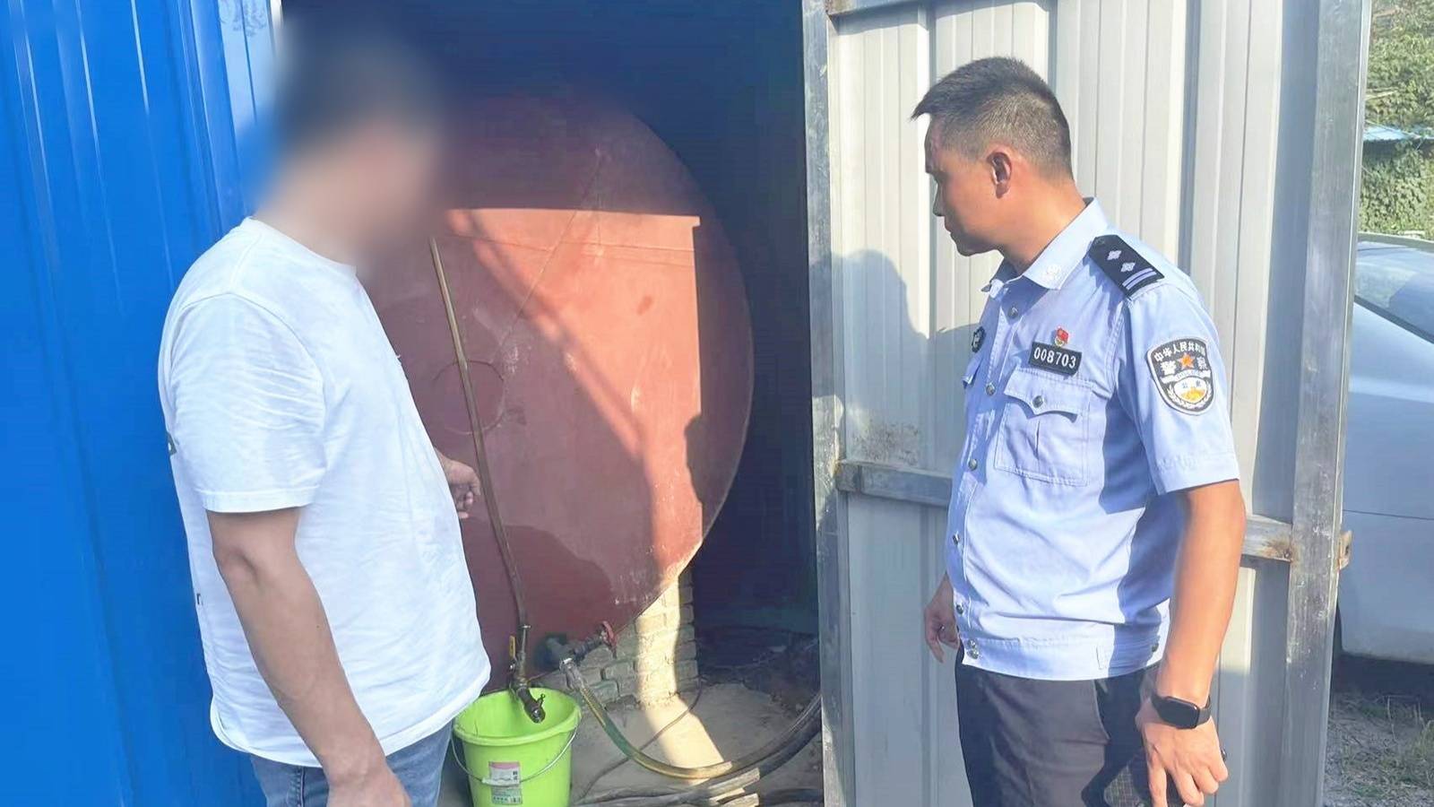 亮剑<strong></p>
<p>外汇非法经营</strong>！湖北鄂州警方铁腕整治非法经营成品油