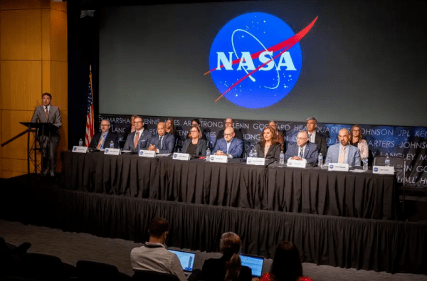 NASA发布UFO报告<strong></p>
<p>UFO</strong>，影射中俄？