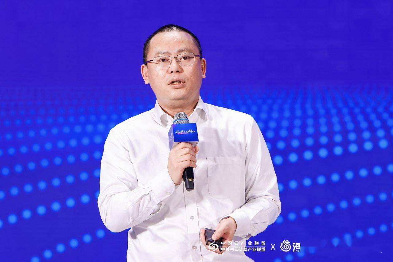 首届“AIGC 全网小程序应用创新大会”举行<strong></p>
<p>C网</strong>，并成立移动应用专业委员会