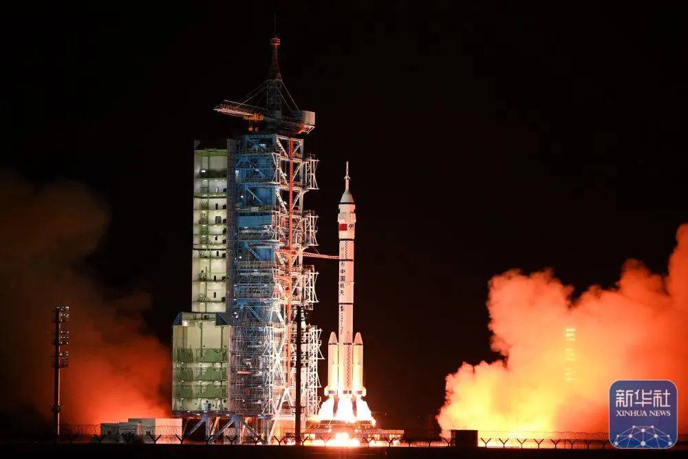 山东籍90后航天员宋令东成功飞天<strong></p>
<p>紫牛币交所</strong>，曹县老家父母眼含泪花