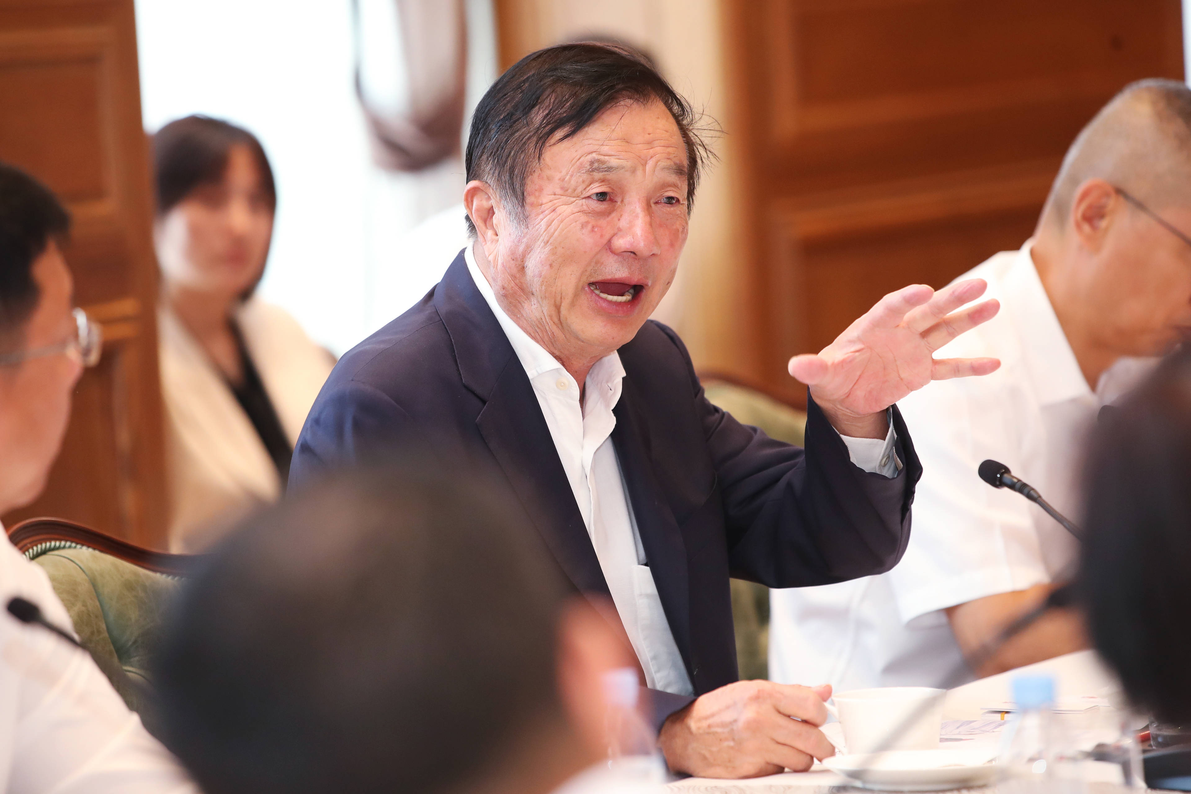 华为公布前三季度业绩：营业收入5859亿元<strong></p>
<p>Vbit</strong>，净利润628.68亿元！任正非：今天还不能说华为能活下来
