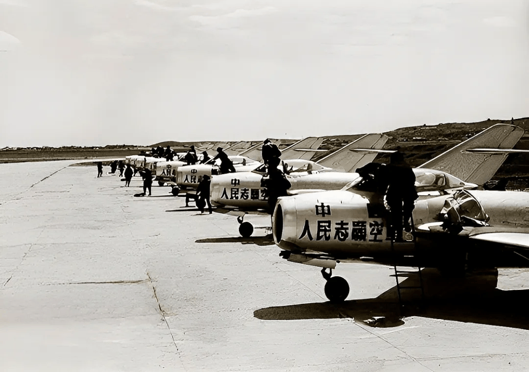 我们的飞机<strong></p>
<p>币动</strong>，再也不用飞两遍了