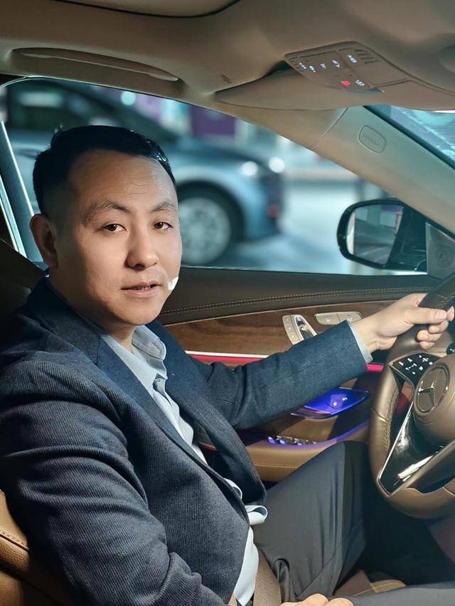 开着4家啤酒厂还跑网约车<strong></p>
<p>BiBoss</strong>，青岛有群“非典型性网约车司机”