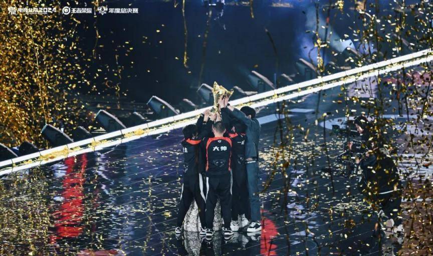 现场超3万人<strong></p>
<p>新斯达克</strong>！昨晚北京朝阳这里有场顶级电竞赛