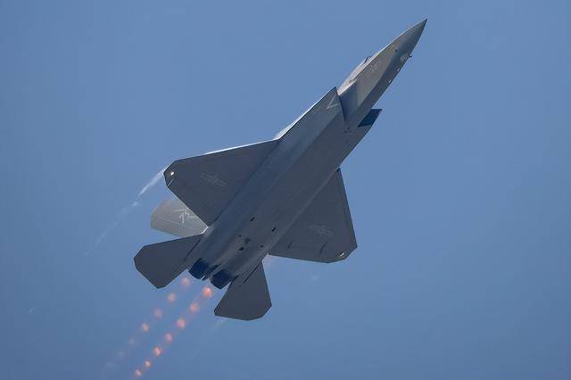 美军高官给歼-35泼脏水<strong></p>
<p>OBit</strong>，外媒说了大实话：他害怕F-35卖不出去