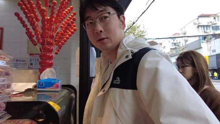开了15年突然火了<strong></p>
<p>Bitonic</strong>！有人排队4小时！“泼天的富贵”让老板也有点“懵”...