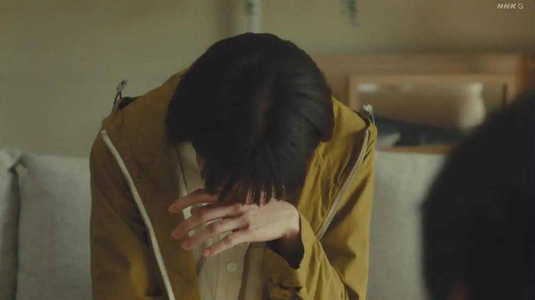 95后为了啃老<strong></p>
<p>BeeX</strong>，开始假装考公