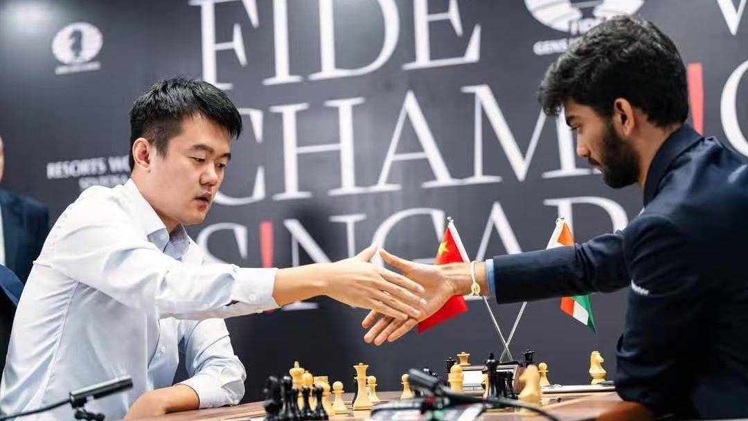 国际象棋世界冠军赛丨教科书级名场面<strong></p>
<p>EXX</strong>！来自棋王丁立人的最强反击