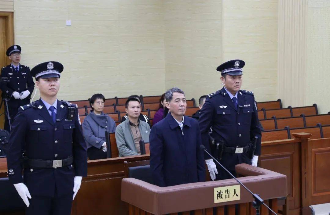 国务院未批复情况下<strong></p>
<p>BHbank</strong>，吴炜要求有关单位以举债融资等方式建设交通项目，造成重大损失和恶劣影响