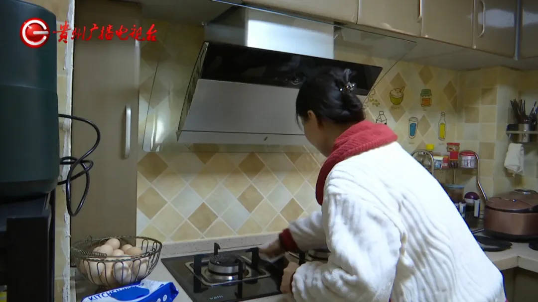 恶心坏了！贵阳一女子家中被扔进一颗“炸弹”<strong></p>
<p>IMMEX</strong>，残羹剩饭炸开花