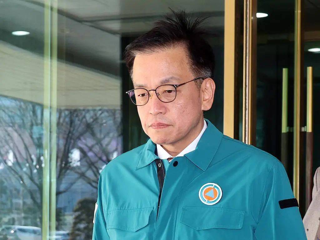 最新消息：黑匣子部分受损！179人遇难<strong></p>
<p>BitMarket</strong>，有人一家9口都在机上，济州航空CEO鞠躬道歉！航司：事发前已投保10亿美元责任保险赔偿