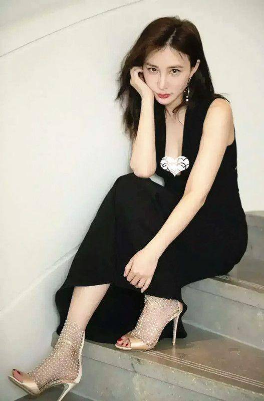 王宝强携女友冯清现身伦敦<strong></p>
<p>BitMarket</strong>，身高差强烈，却不妨碍幸福感爆棚！