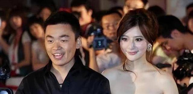 王宝强携女友冯清现身伦敦<strong></p>
<p>BitMarket</strong>，身高差强烈，却不妨碍幸福感爆棚！