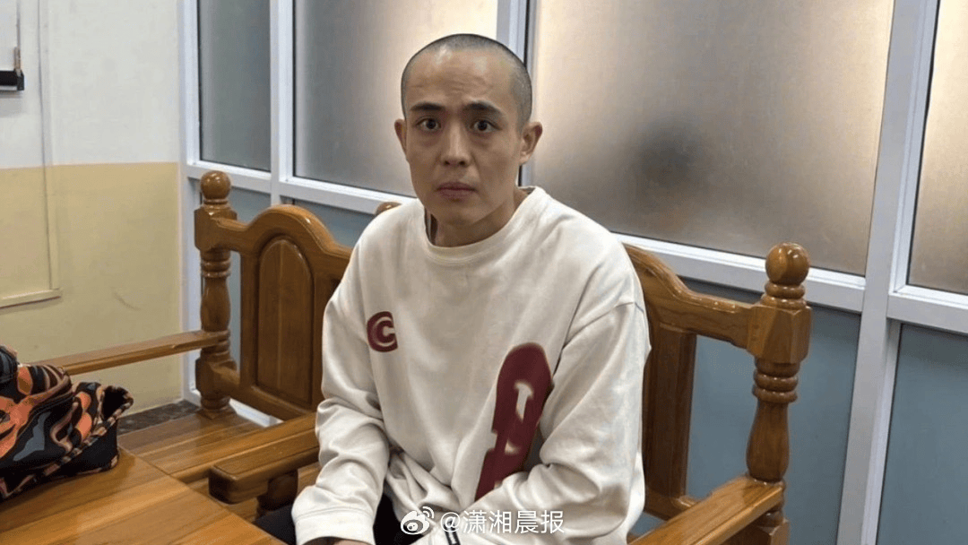 演员王星已被接到泰国<strong></p>
<p>EXcash</strong>，画面曝光！另一位23岁小伙也失联，家人被威胁