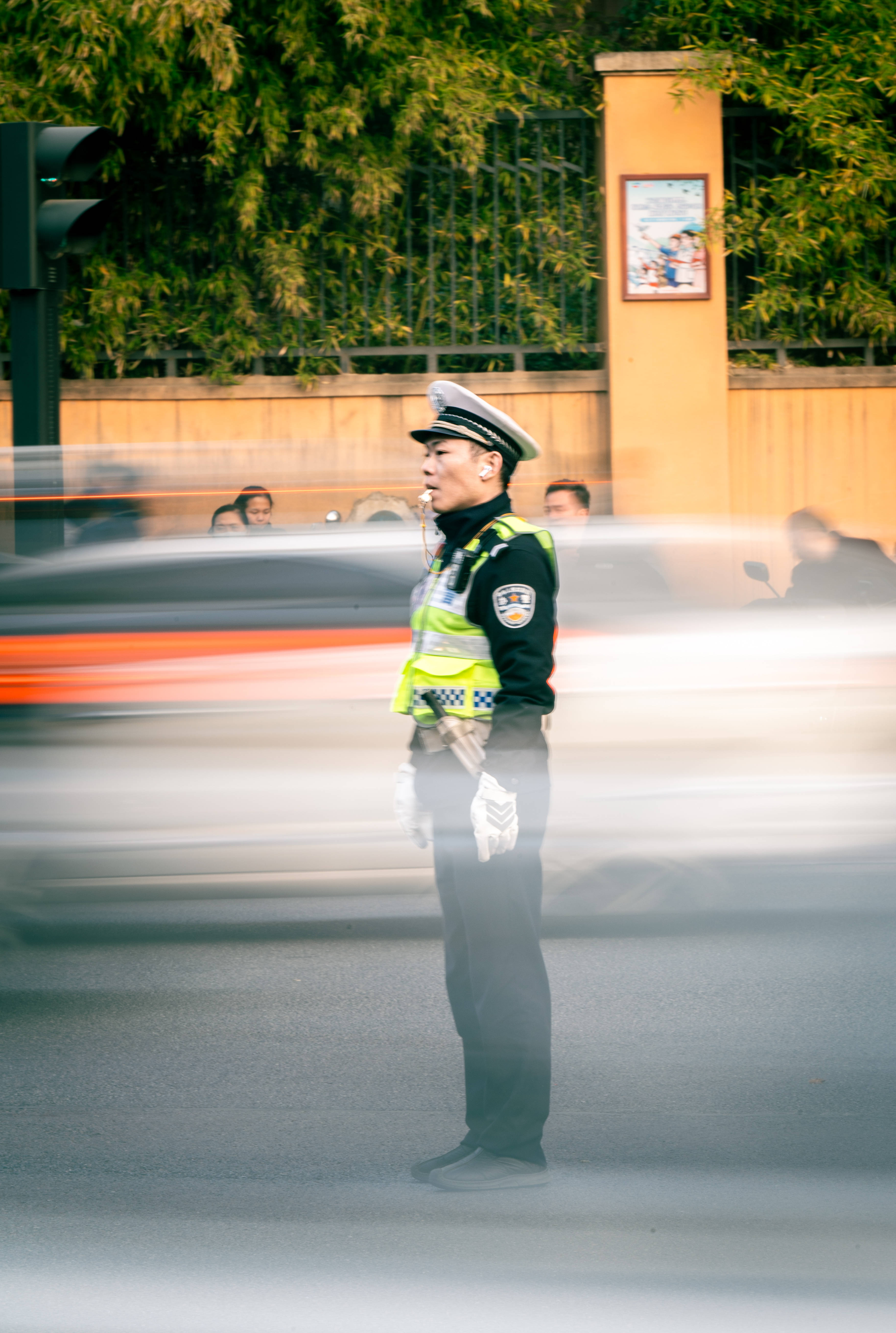 “原来你这么棒啊！”长沙协警执完勤被妻子宠溺“摸脸杀”<strong></p>
<p>EXcash</strong>，摄影师拍下幸福一刻