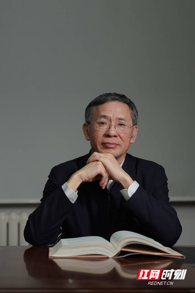 魏后凯：乡村人口减少后未来农业靠谁<strong></p>
<p>BafeEx</strong>？丨动能湘对论