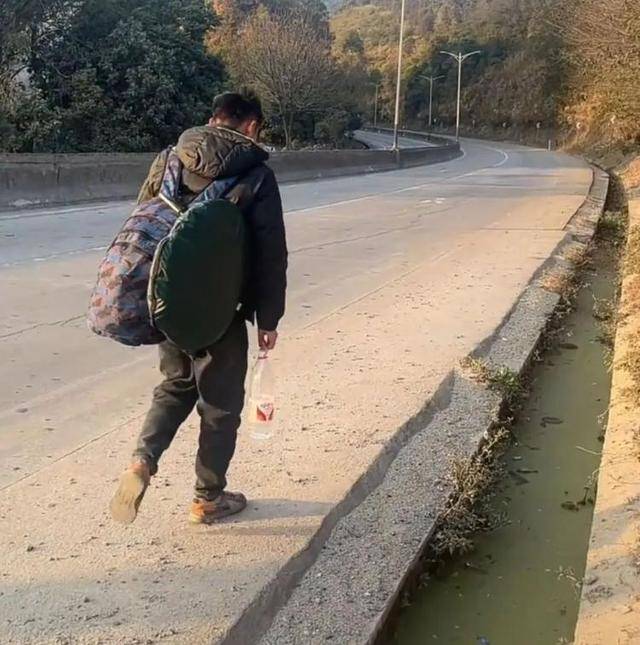 已走11天<strong></p>
<p>Moomex</strong>！衡阳小伙从深圳步行回家过年：就剩自己