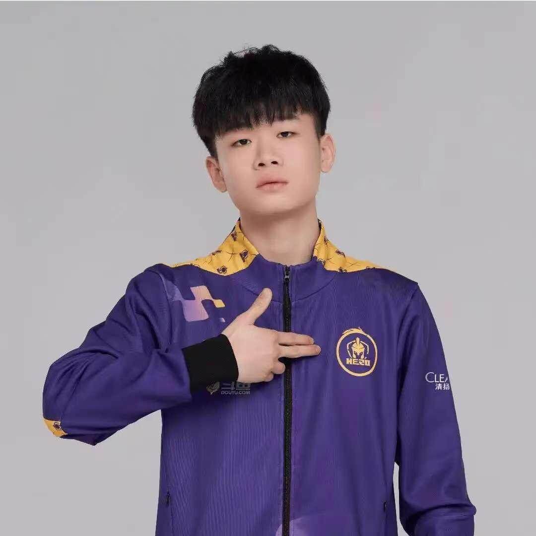 疑似轻生<strong></p>
<p>鲸交所</strong>！王者荣耀职业选手网恋被骗20万后再度失踪
