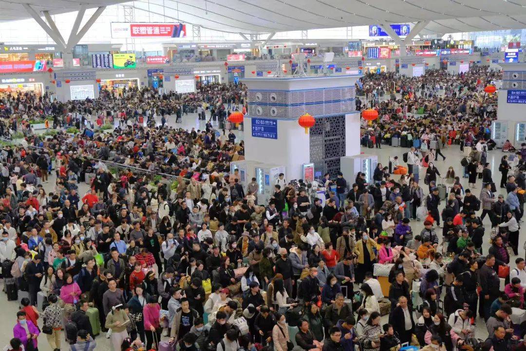 凌晨被挤爆<strong></p>
<p>鲸交所</strong>！深圳高铁站人人人人人！网友：一定要提前到！这些旅客注意