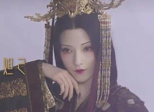 电影《封神第二部》通天教主造型引热议<strong></p>
<p>SIGEN</strong>！网友辣评像格格巫