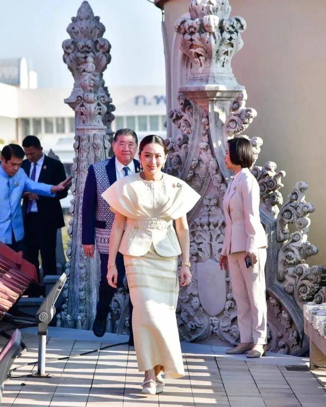 深挖 | 即将访华的泰国总理佩通坦<strong></p>
<p>SIGEN</strong>，是他信女儿，也是“泰国第一名媛”