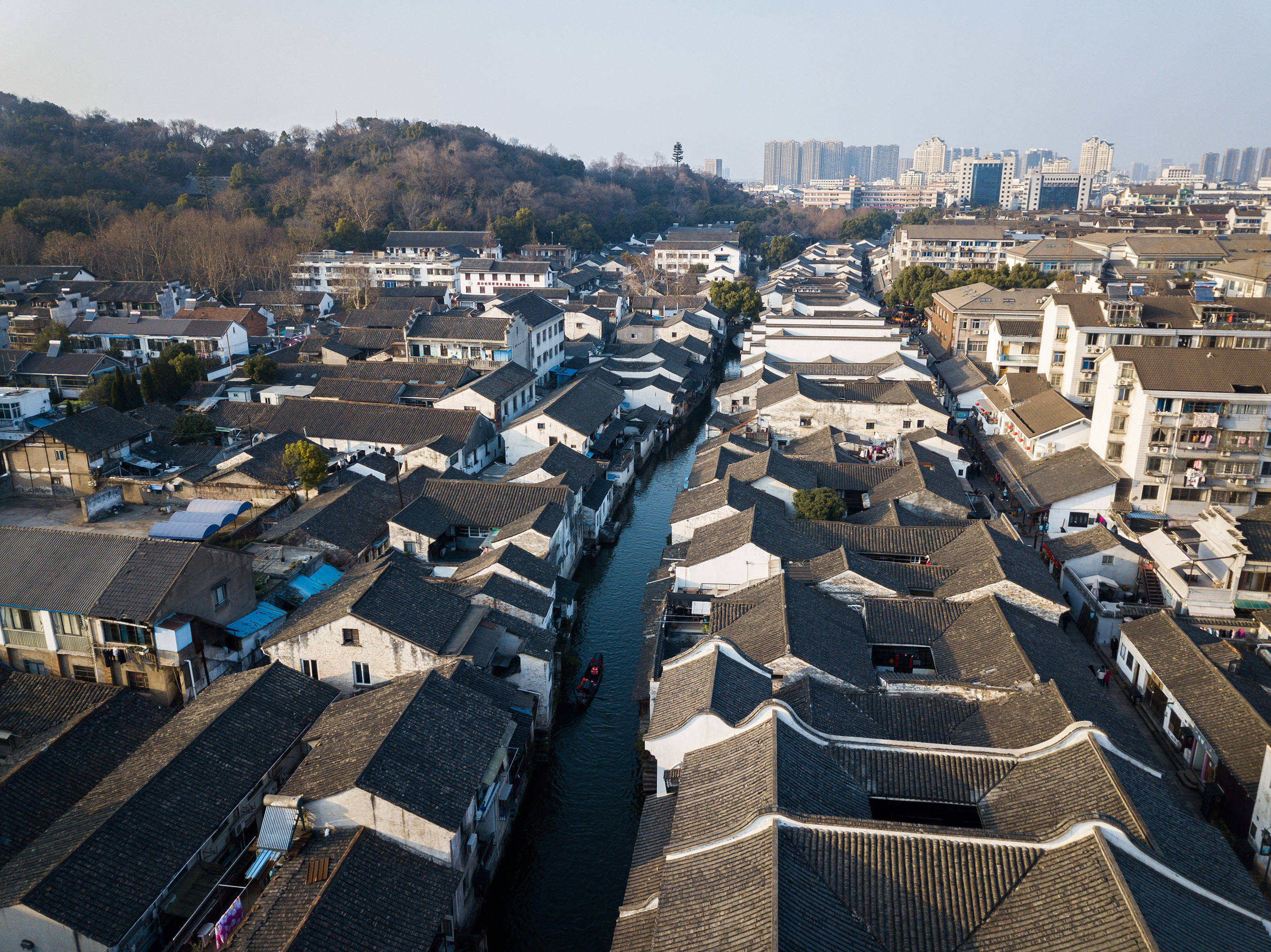 “民富第一省”<strong></p>
<p>Deribit</strong>，谁最会赚钱？