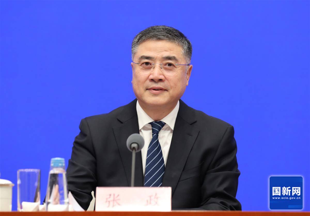 极目政情|张政升任正部级<strong></p>
<p>BKOEX</strong>，曾是央视唯一拥有博士学位的主持人