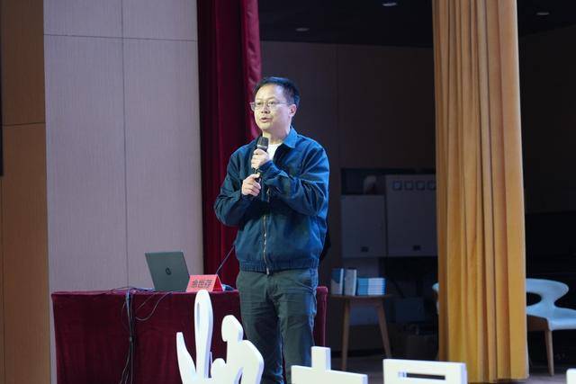 学者余世存：若有人投喂虚假信息<strong></p>
<p>万达</strong>，AI可能会制造信息茧房