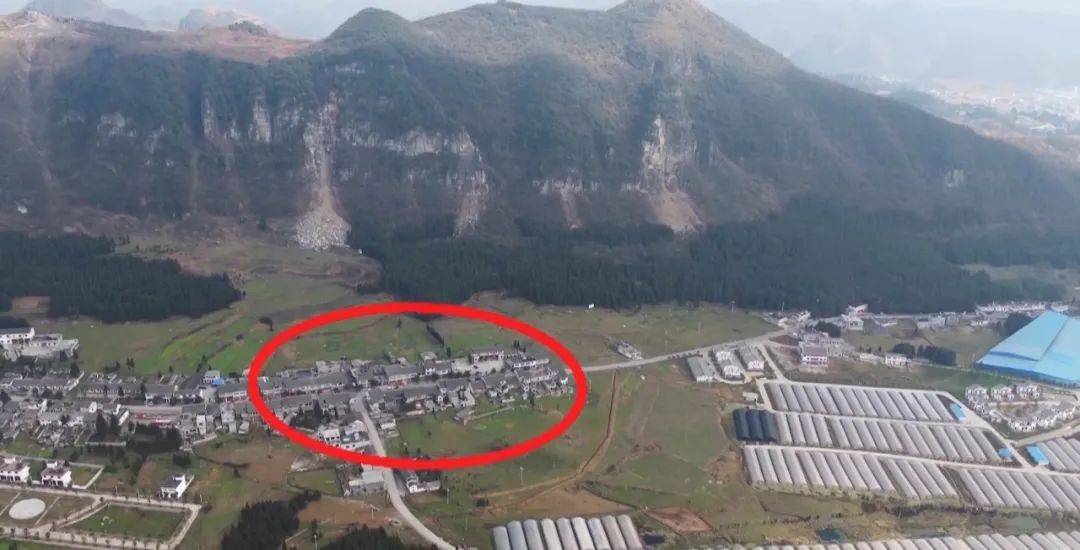 大山惊现6条裂缝<strong></p>
<p>外汇平台</strong>，附近100多户居民害怕垮塌晚上不敢睡觉！和煤矿开采有关！当地回应……
