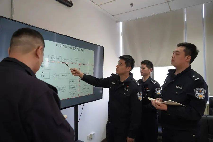 16次豪车被撞<strong></p>
<p>新加坡</strong>，都是全责！上海警方：有蹊跷