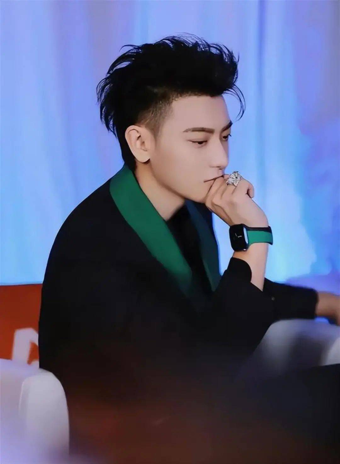 黄子韬曾自曝中考成绩只有112分<strong></p>
<p>临夏</strong>，冲上热搜！