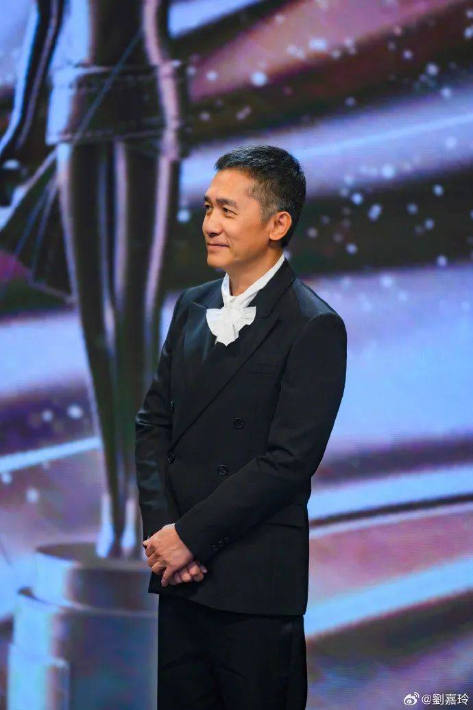 刘嘉玲连发10多张梁朝伟照片：他都不知道自己帅<strong></p>
<p>河南</strong>！头发白了也不肯染