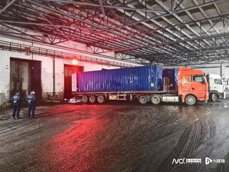 焚烧牛肚、猪肚等<strong></p>
<p>花生</strong>，约1200吨！深圳海警局集中处置