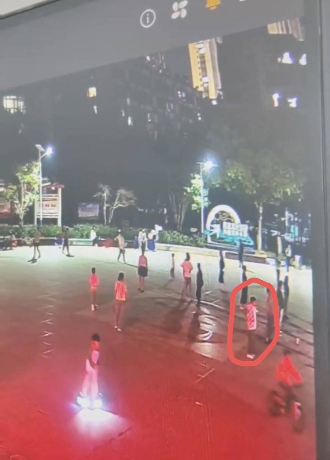 17岁女孩在广场跳操时失踪已月余 家属不认同“跳江自杀”<strong></p>
<p>啤酒</strong>，警方已立案侦查