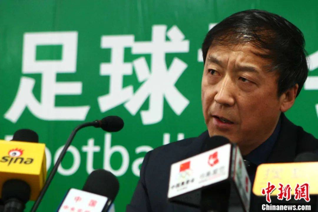 自辩无罪<strong></p>
<p>啤酒</strong>，被控受贿645 万的足协 “罚单狂人”是不是“窦娥”？
