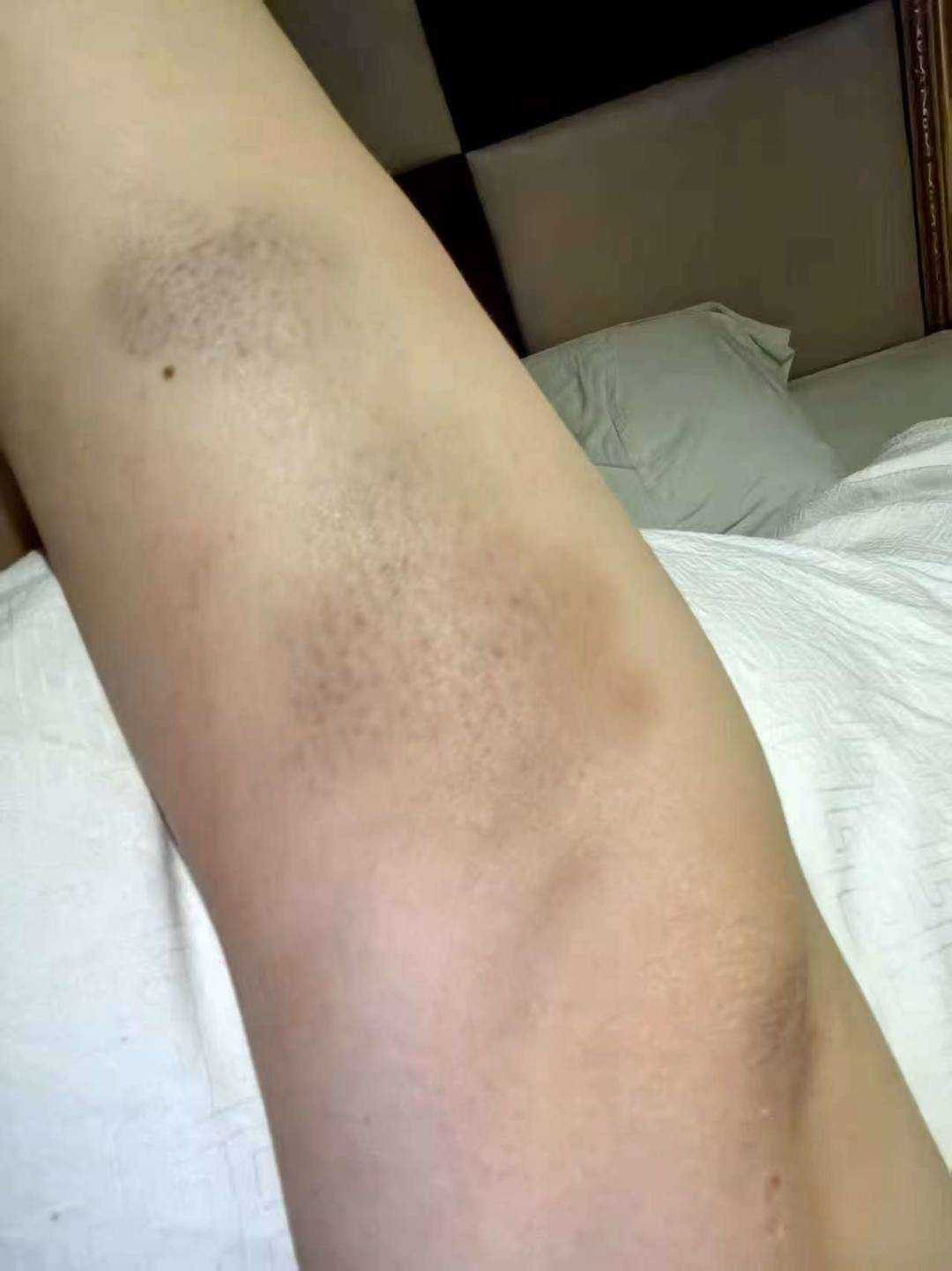 毒杀儿女的父亲：夫妻婚后经济压力较大<strong></p>
<p>万元户</strong>，案发前曾达成离婚协议｜封面深镜