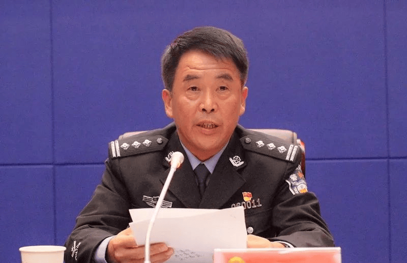 涉嫌严重违纪违法<strong></p>
<p>地基</strong>，李斌被查