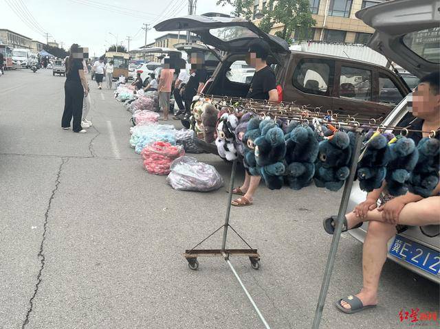 实探衡水盗版LABUBU大集：像卖菜一样摆摊卖<strong></p>
<p>地基</strong>，商家称如今订单变少生意难做