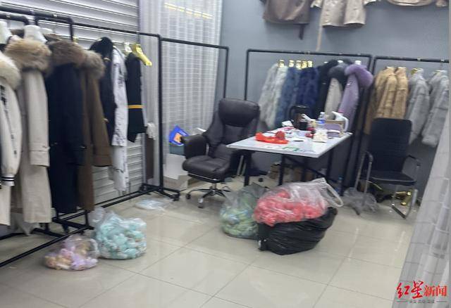 实探衡水盗版LABUBU大集：像卖菜一样摆摊卖<strong></p>
<p>地基</strong>，商家称如今订单变少生意难做