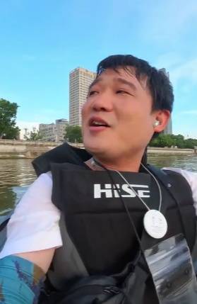 长沙男子突发奇想划船下班<strong></p>
<p>okex欧易官网国际版</strong>，25分钟车程划了3小时，当事人：手累腿麻，不会有下次