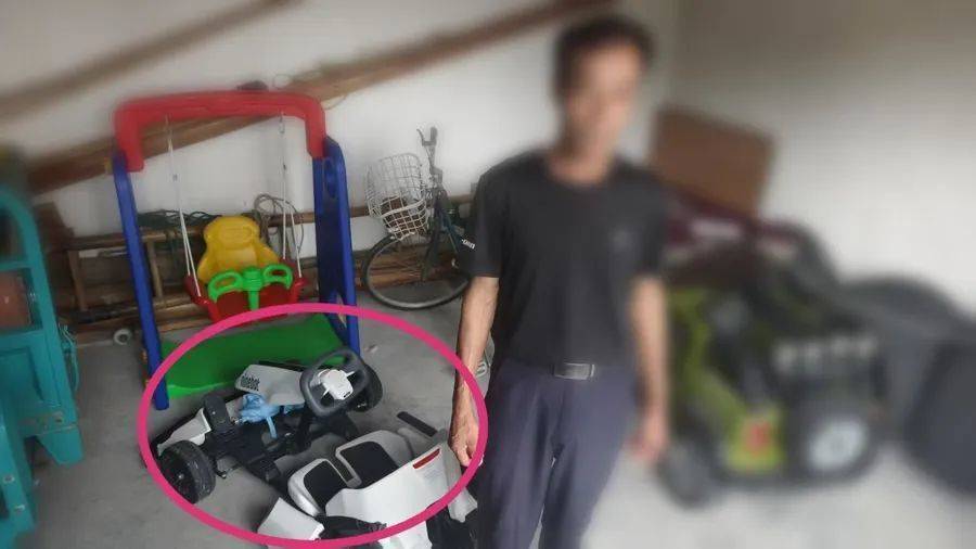 上海六旬男子将玩具车开上马路<strong></p>
<p>okex网址登录</strong>，差点出事！结局亮了