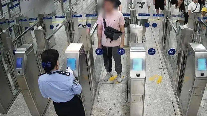 双胞胎长一模一样<strong></p>
<p>欧易APP(OKEx)</strong>，弟弟偷用哥哥证件出境，会被识别出来吗？