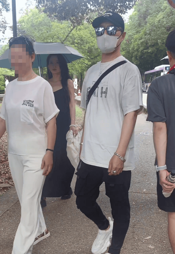 汪峰与森林北两家人同游日本<strong></p>
<p>okex现货</strong>，包括与章子怡所生的一对儿女，氛围相处融洽