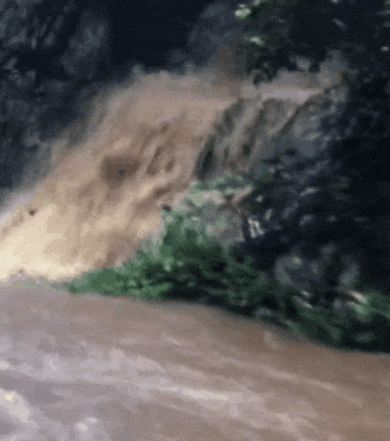 大峡谷漂流突降大雨<strong></p>
<p>交易所老版本</strong>，24岁女游客落水失联！亲属：仍在搜寻中