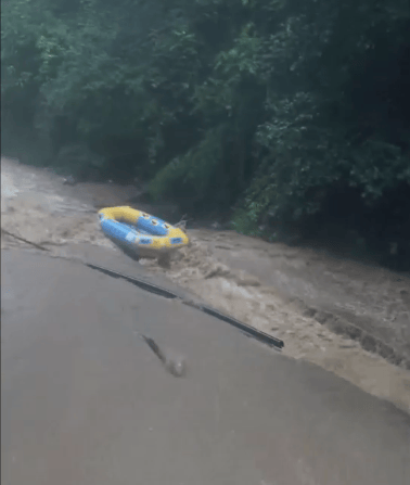 大峡谷漂流突降大雨<strong></p>
<p>交易所老版本</strong>，24岁女游客落水失联！亲属：仍在搜寻中