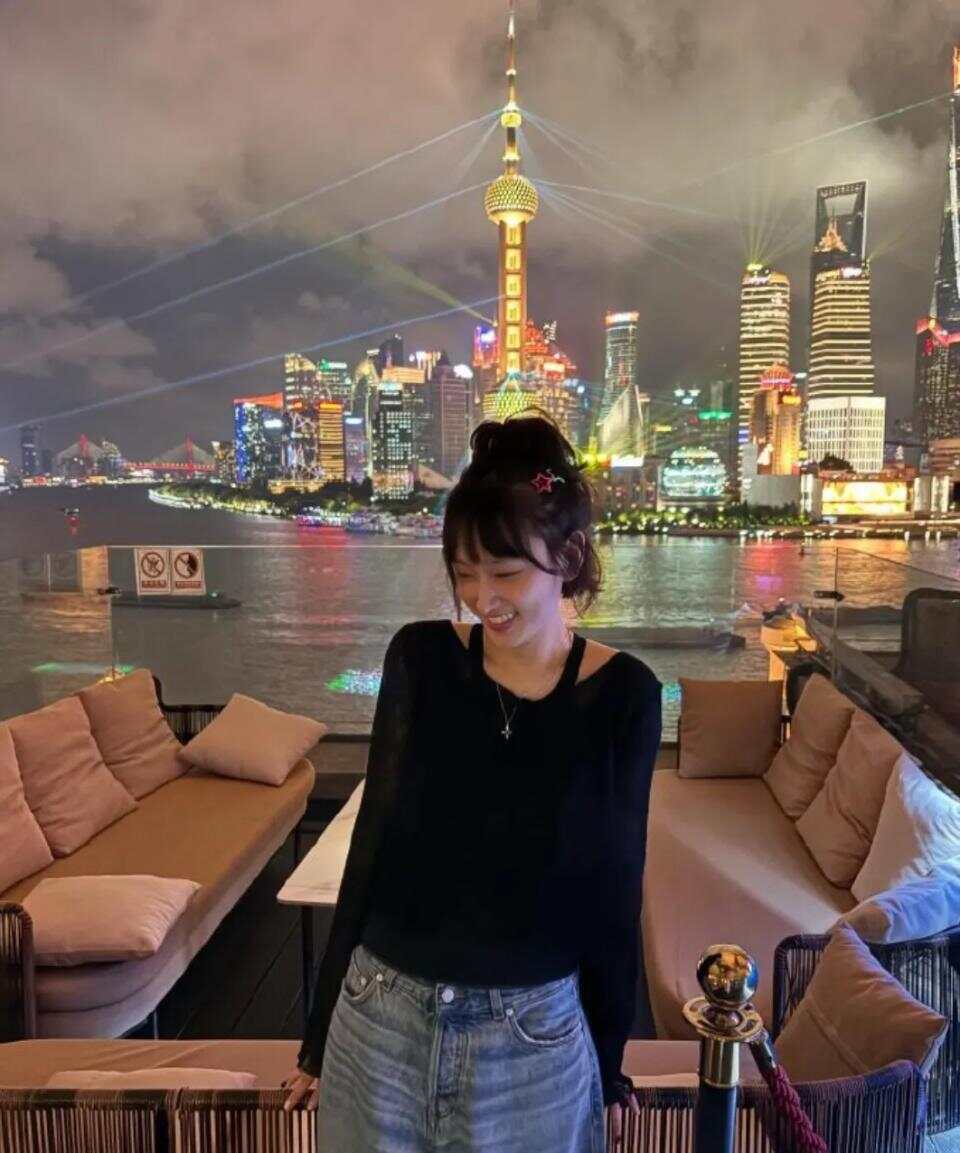 冲上热搜第一<strong></p>
<p>okex交易场所</strong>！韩国演员发上海快递员休息照引争议