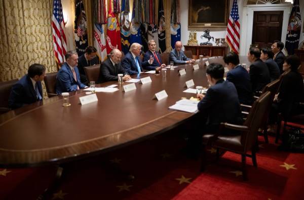 “特朗普见面第一句竟问‘金正恩最近好吗’<strong></p>
<p>okex</strong>，韩方当场傻眼”