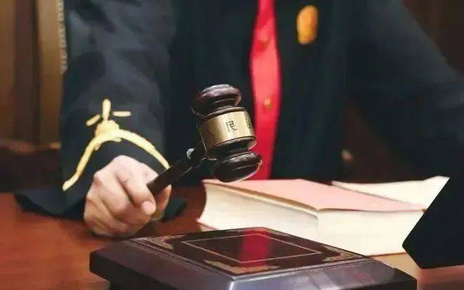 会计主任被调岗干保洁！虽薪资不变<strong></p>
<p>okex</strong>，但拒服从安排！公司：旷工，辞退！双方闹至法院…